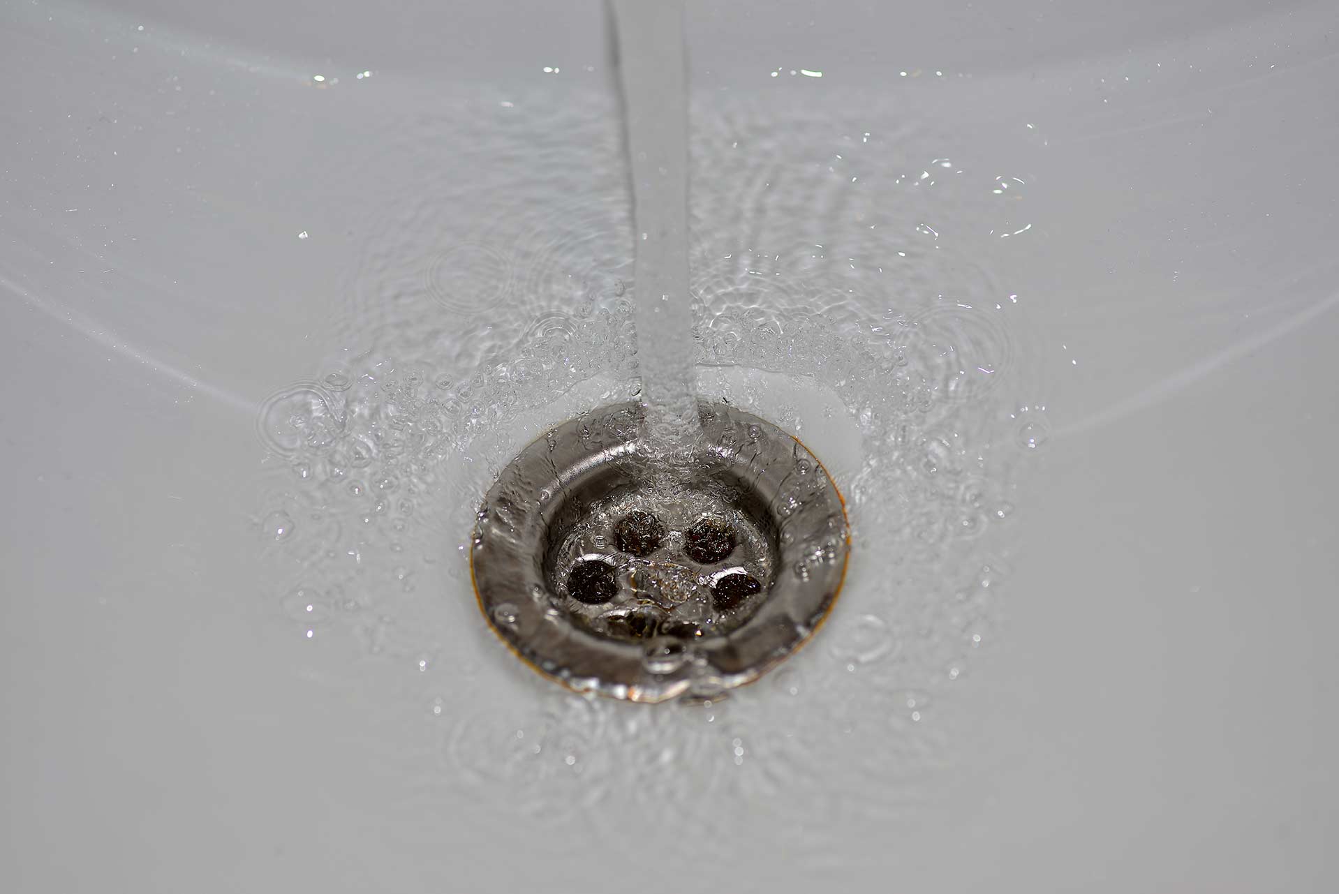A2B Drains provides services to unblock blocked sinks and drains for properties in South Wimbledon.